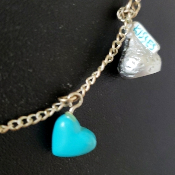 NWOT Hershey Kisses Hearts Charm Silver Necklace HFC - Picture 3 of 8